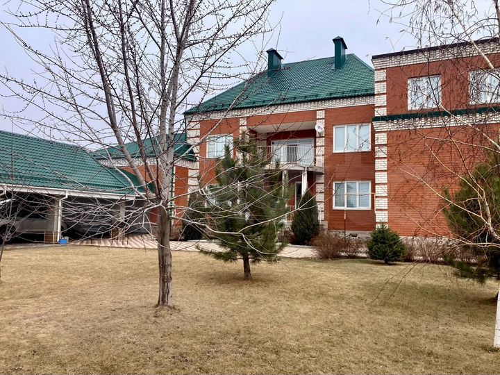 Дом 538,4 м² на участке 19,1 сот.