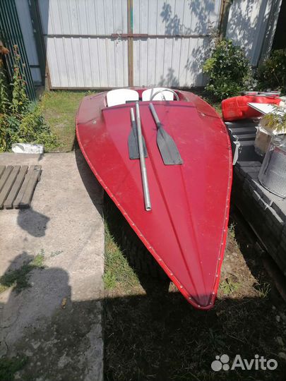 Лодка пластиковая, спортивная с мотором меркури 25