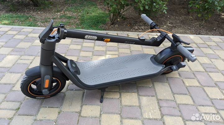 Электросамокат ninebot kickscooter f65u