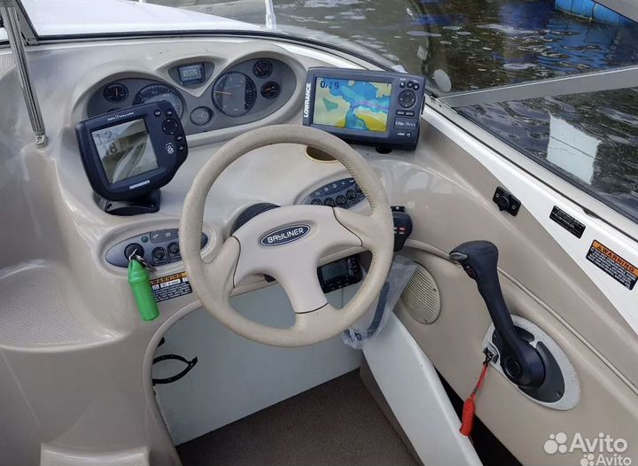 Катер bayliner 212 CU