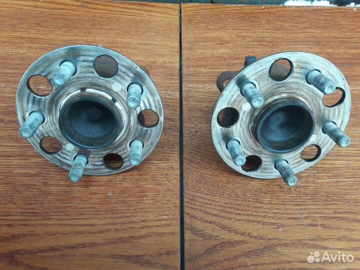 Ступица задняя Toyota Prius XW50