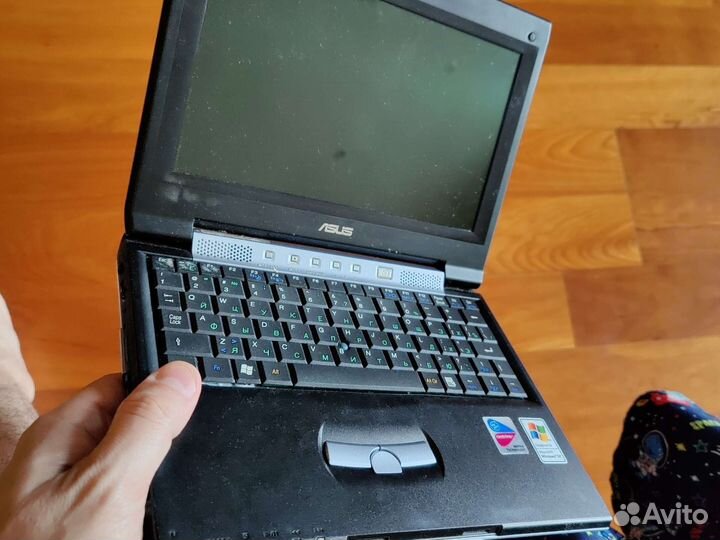 Раритетный микро ноутбук asus