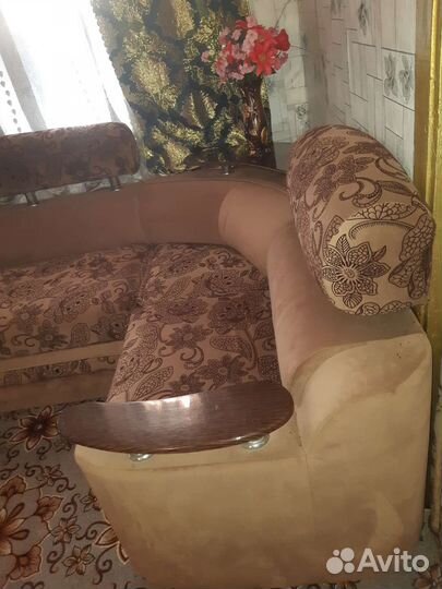 Большой угловой диван бу