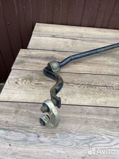 Стабилизатор передний Volkswagen Passat 2.0