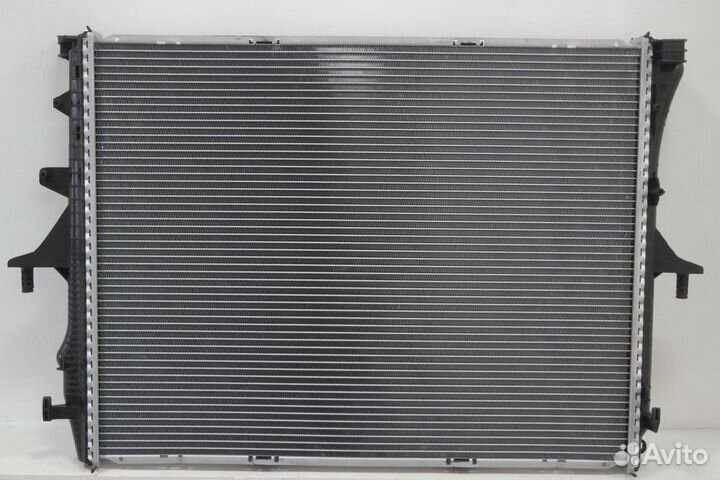 Радиатор охлаждения Фольксваген Туарег 02-10