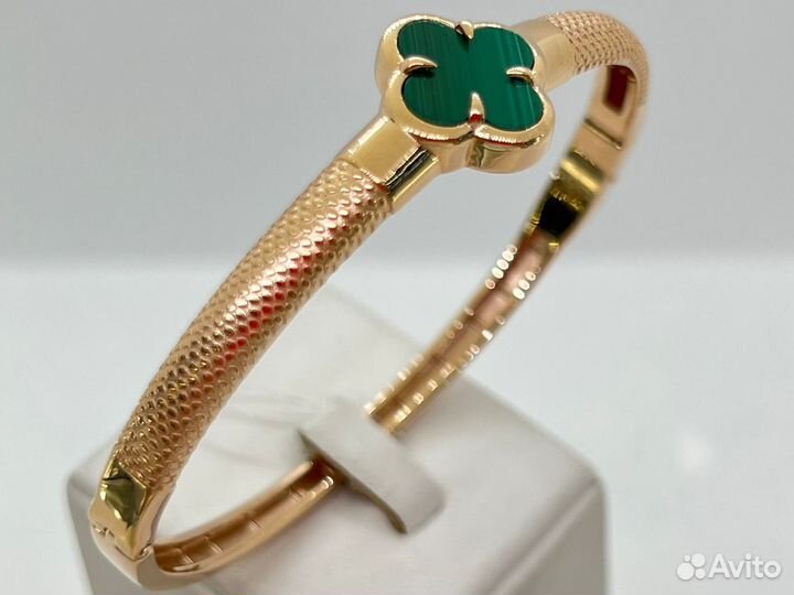 Золотой браслет жесткий с малахитом 585* (Врш ТЦ)