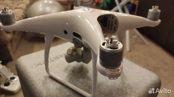 Квадрокоптер DJI Phantom 4 Pro 4 аккумул и подвес