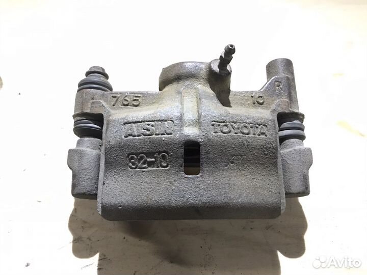 Суппорт зад право Toyota Camry Gracia mcv21