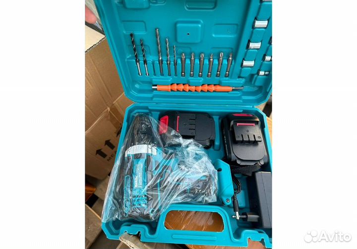 Шуруповерт 18v 2a/h с набором Makita