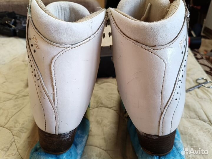 Коньки фигурные Risport RF3 Pro 240