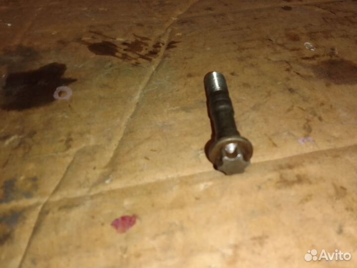 Болт крышки шатуна Citroen C5 2.0 RFN