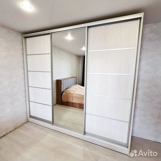 Современный шкаф купе