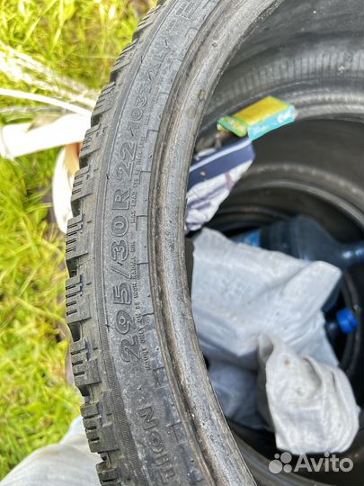 Nokian Tyres Hakkapeliitta SUV 5 295/30 R22 103T