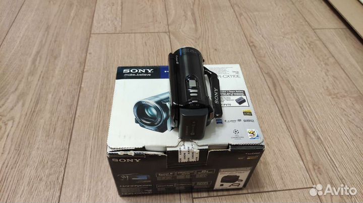 Цифровая видеокамера Sony HDR-CX110E
