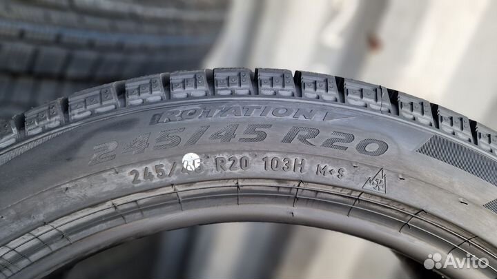 Pirelli Ice Zero FR 245/45 R20 103H