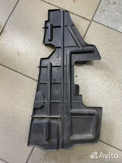 Дефлектор радиатора Toyota Avensis T250