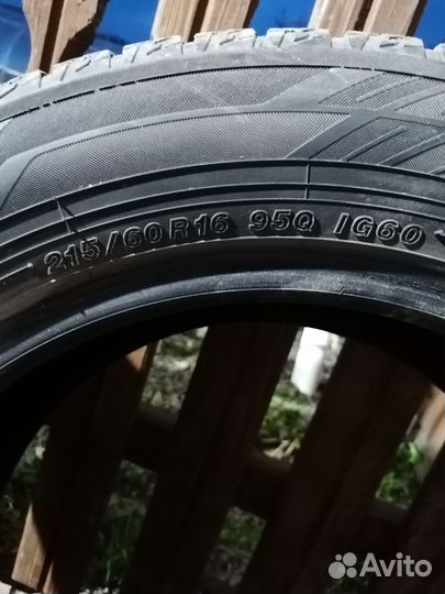 Yokohama Ice Guard IG60 215/60 R16