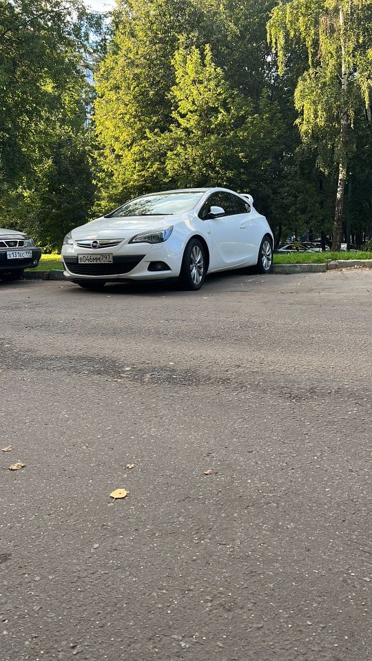 Opel Astra GTC: фото владельца