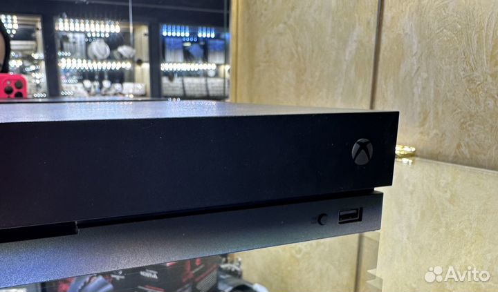 Игровая приставка Microsoft Xbox ONE X Black 1 Tb