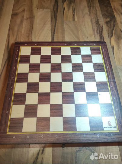 Шахматные доски и фигуры