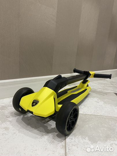 Самокат детский трех колесный lamborghini