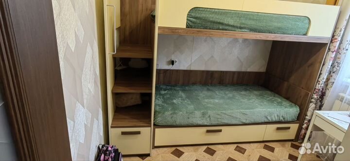 Двухъярусная кровать