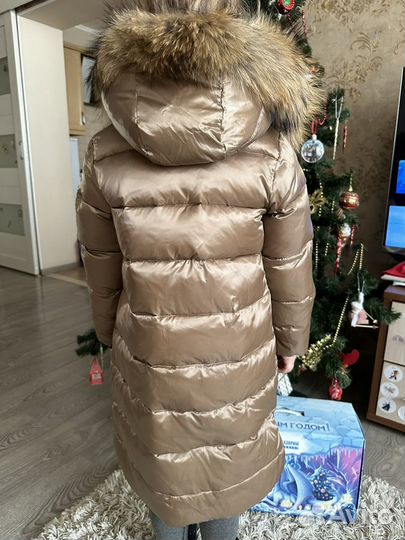 Пальто зимнее Moncler для девочки