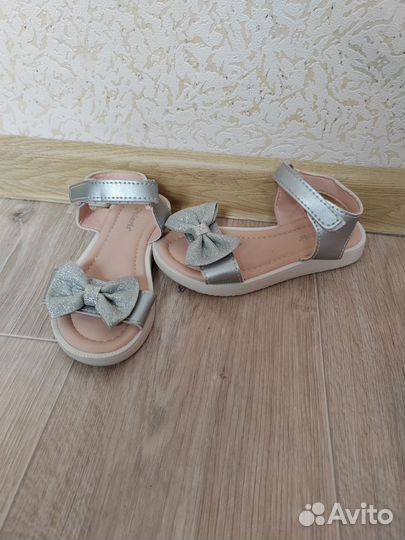 Сандалии для девочки
