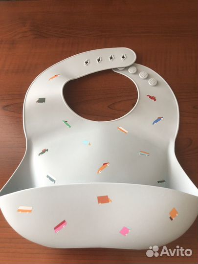 Нагрудник силиконовый детский