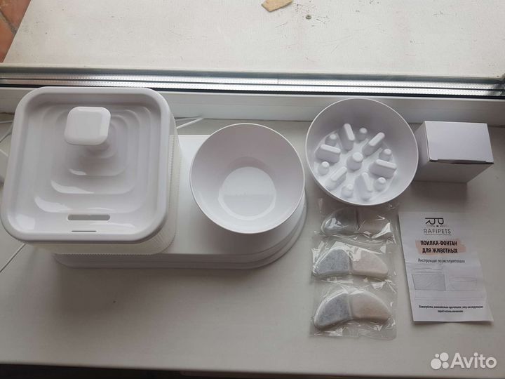 Фонтан поилка для кошек