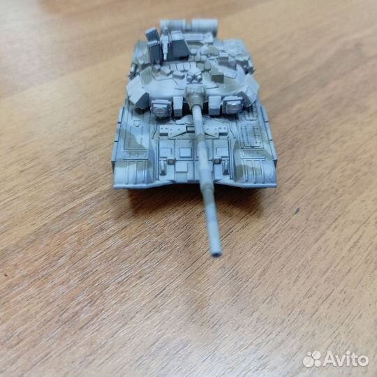 Танк Т-90 масштаб 1/72