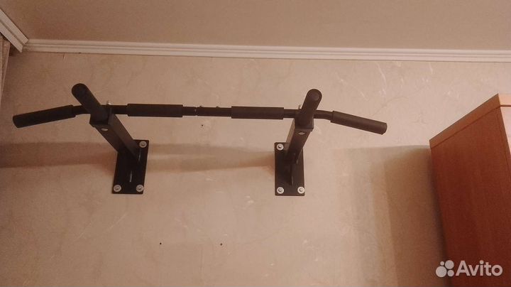 Турник настенный Torneo