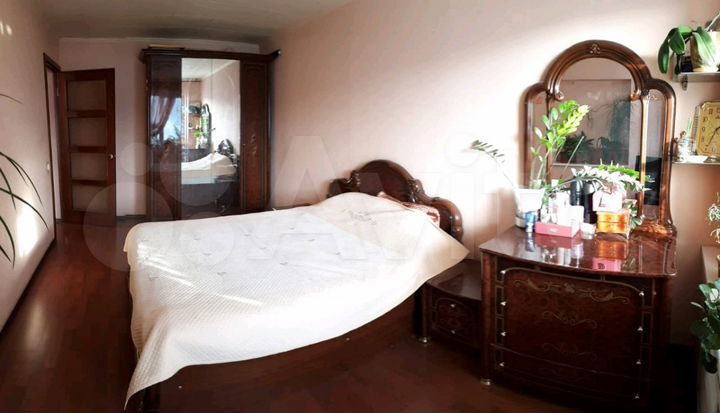 4-к. квартира, 93 м², 3/5 эт.