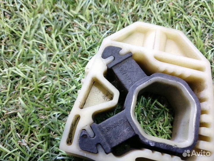 Крепление радиатора Volkswagen Passat Cc