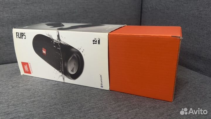 Портативная колонка jbl