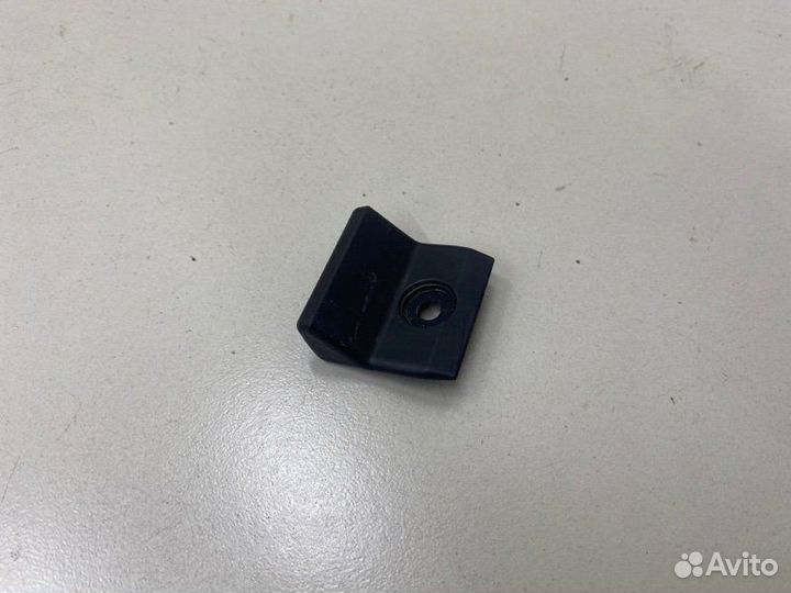 Отбойник крышки багажника Volkswagen Polo 6