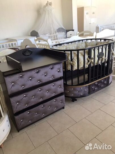 Детские кроватки, комод и шкаф