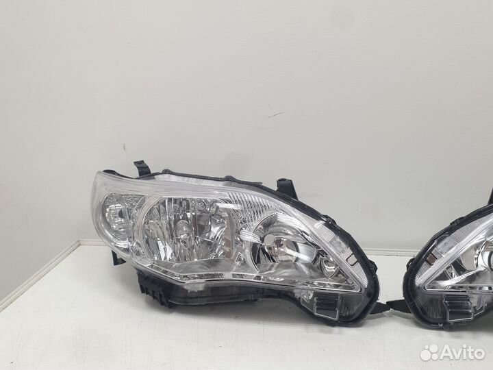 Правая фара Toyota corolla 10-12