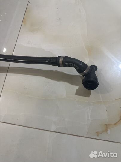 Трубка охлаждения на Mercedes