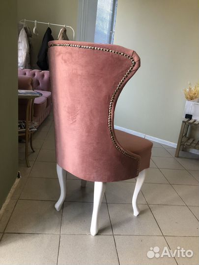 Диван с двумя креслами