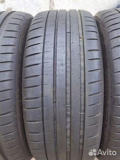 Michelin Pilot Sport 4 225/45 R19 96W