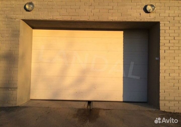 Секционные ворота