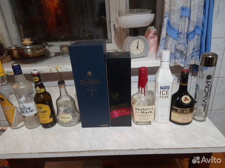 Бутылки из под элитных напитков