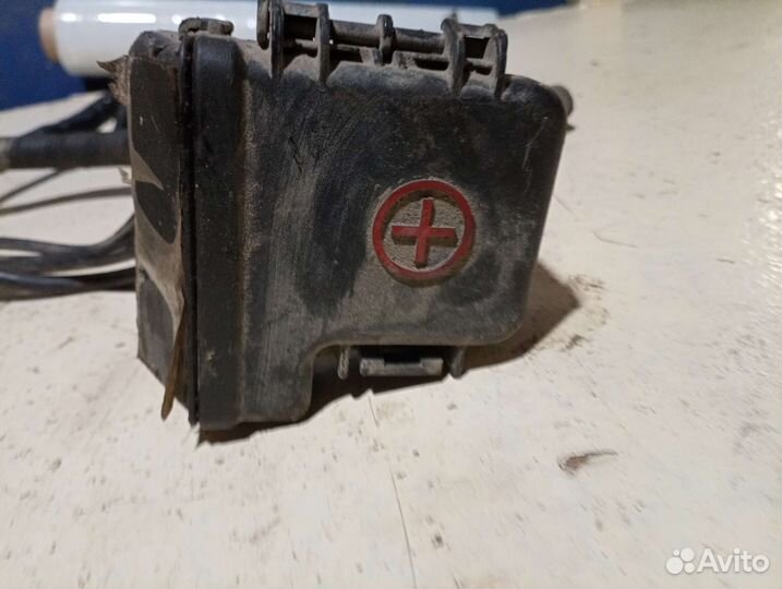 Клемма акб плюсовая Hyundai Solaris 1