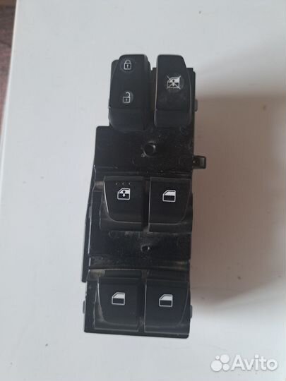 Блок управления стеклоподъемниками Hyundai Solaris