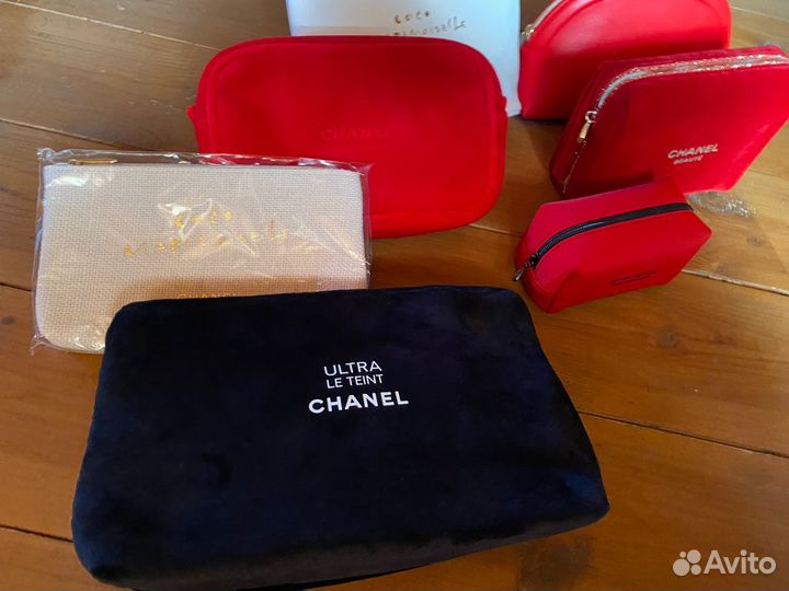 Косметички Chanel