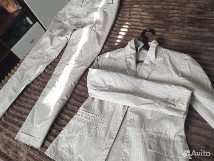 Брючный костюм женский 46 размер