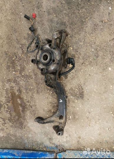 Кулак поворотный на ауди а6 с5 1,8