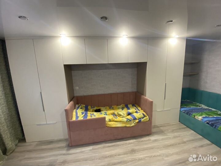 Шкаф двухстворчатый