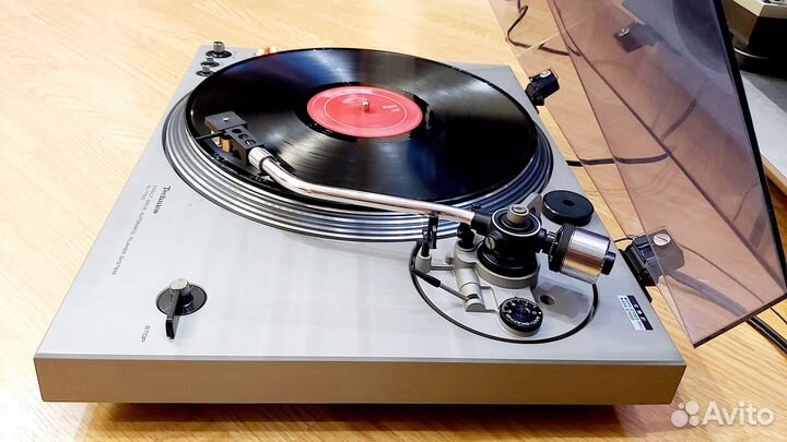 Проигрыватель винила Technics SL-1700 Состояние